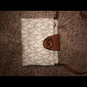Michael kors crossbody